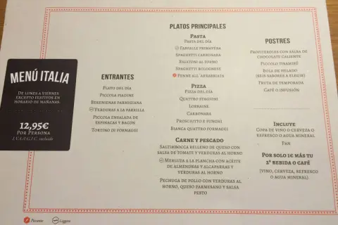 Menú de comida de restaurantes italianos con entrantes, platos principales, postres y bebidas incluidas.