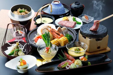 Un festín de sabores para tu curso de cocina japonesa: mariscos, carnes, tempura y postres delicados.
