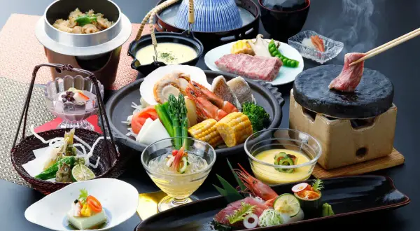 Un festín de sabores para tu curso de cocina japonesa: mariscos, carnes, tempura y postres delicados.