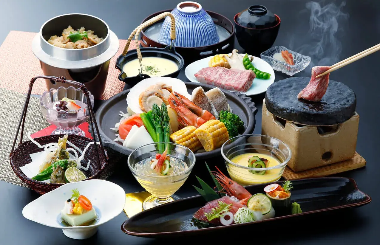 Un festín de sabores para tu curso de cocina japonesa: mariscos, carnes, tempura y postres delicados.