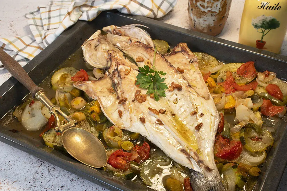 Lubina al horno con verduras. El tiempo y temperatura perfectos para esta delicia.